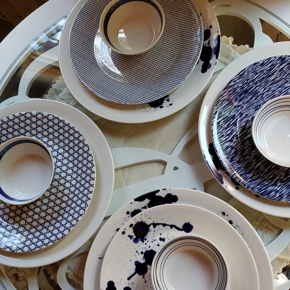 Royal Doulton Pacific Splash Two Place Settings - Picture 9 of 9